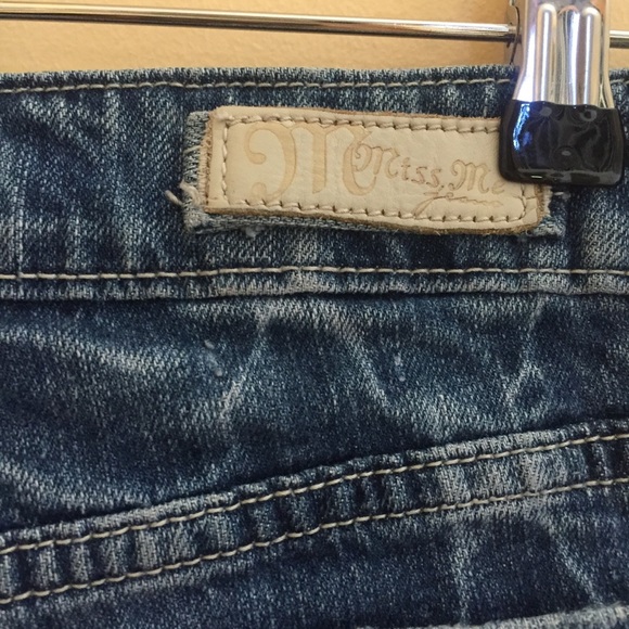 Miss Me Low Rise Distressed Jean Shorts - Picture 7 of 11